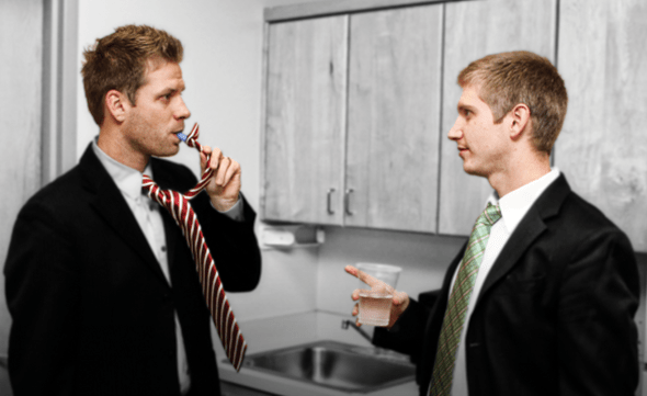 Flask Tie Secretly Drink Beer in the Office Novelty Item Cool Office Gift Flask Tie Secretly Drink Beer in the Office Novelty Item Cool Office Gift