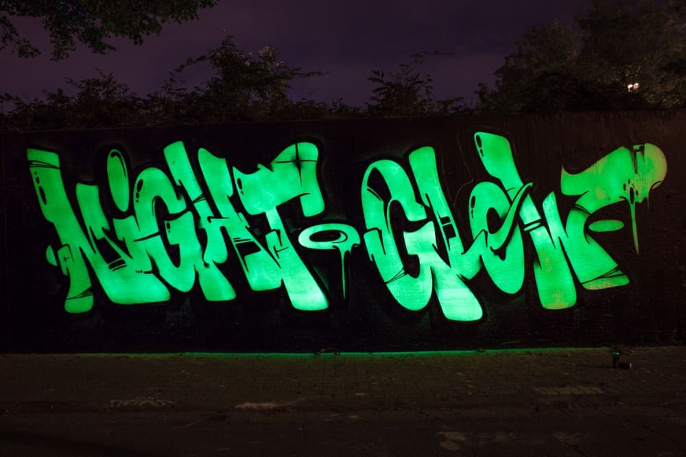 Montana Night Glow Spray Paint - NoveltyStreet