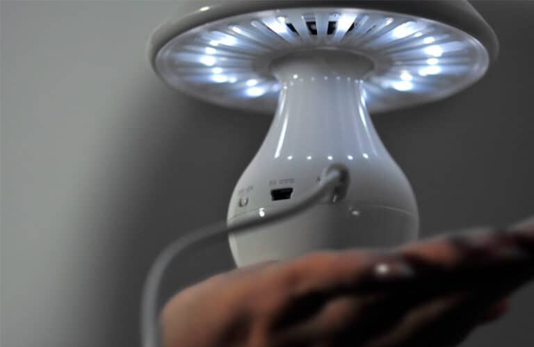 Entalent Touch Controlled Mushroom LED Lamp & Bluetooth Speaker Plug Detail