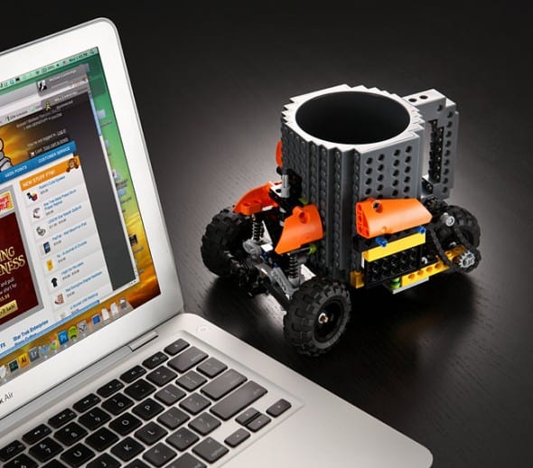Build-On Brick Mug Custom Design with Wheels Build-On Brick Mug Custom Design with Wheels