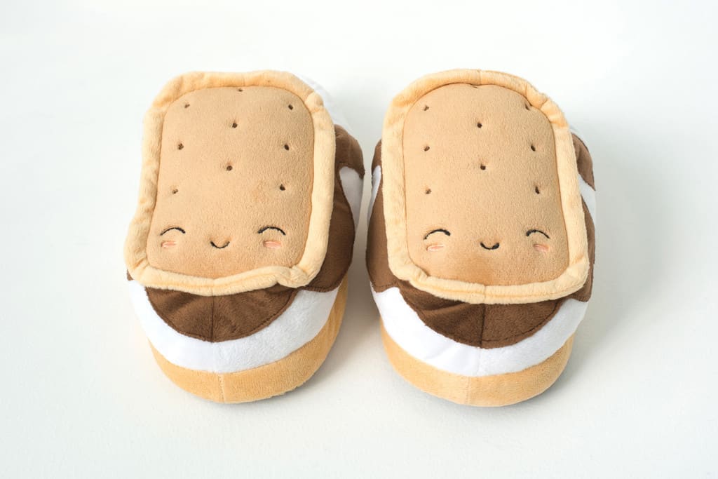 S’mores USB Heated Plush Slippers Relieve Strees with Comfy Foot Warmers