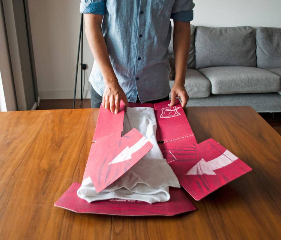 Suck UK T-shirt Folder How to Fold Sleeves