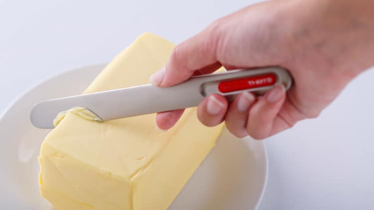 That Inventions SpreadTHAT Butter Knife Cut with Body Heat