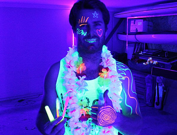 Glow Party World Complete Glow Party Black Light Kit Buy Cool Rave Accessory