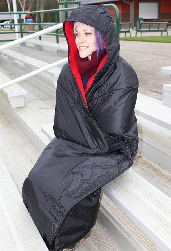 Mambe Extreme Waterproof Hooded Blanket Gift Idea For Outdoor Person Mambe Extreme Waterproof Hooded Blanket Gift Idea For Outdoor Person