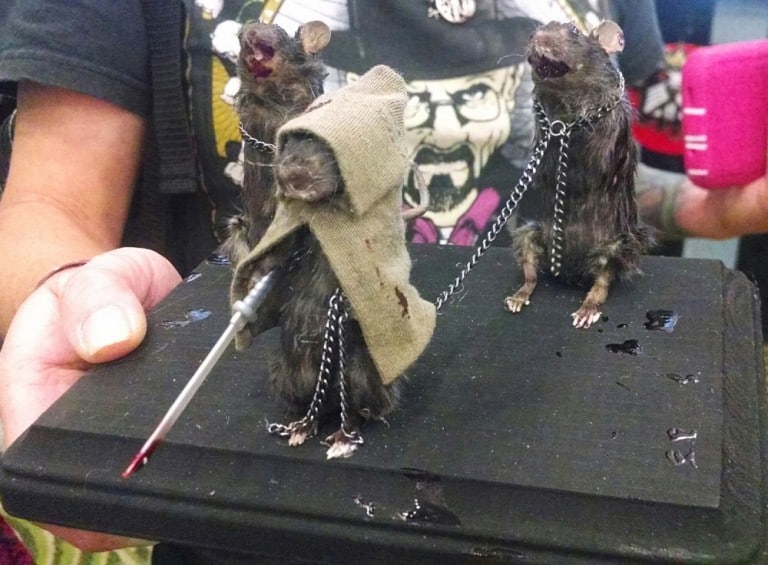 The Curious 13 The Walking Dead Michonne and friends taxidermy mice Cool TWD Collectible