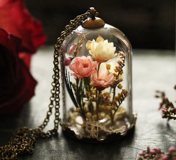 Ruby Robin Boutique Real Flower Locket Gift Idea For Her Ruby Robin Boutique Real Flower Locket Gift Idea For Her