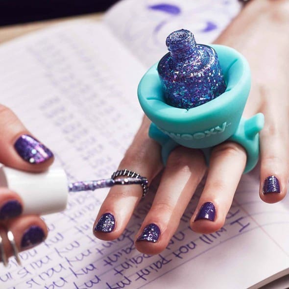 Tweexy Wearable Nail Polish Holder Ideal Gift for Her Tweexy Wearable Nail Polish Holder Ideal Gift for Her