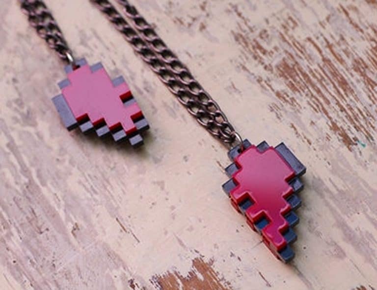 nastalgame-pixel-heart-acrylic-necklace-couple-accessory