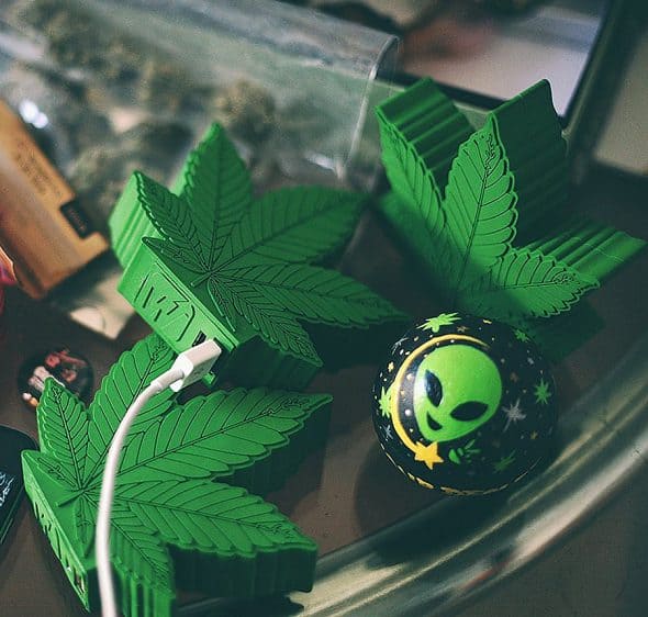 wattz-up-green-crack-portable-charger-liothium-ion-battery wattz-up-green-crack-portable-charger-liothium-ion-battery