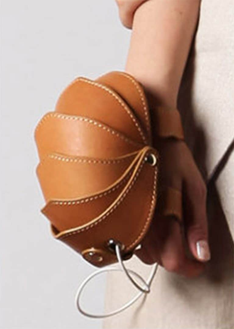 kili-design-beetle-bag-wrist-wallet-magnetic-snap-safety
