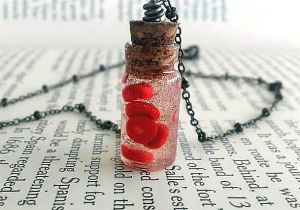 lunacy-eavee-red-blood-cells-bottle-necklace-science-geek lunacy-eavee-red-blood-cells-bottle-necklace-science-geek