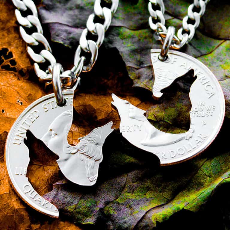 Name Coins Interlocking Wolf Quarter Necklace Jewelries