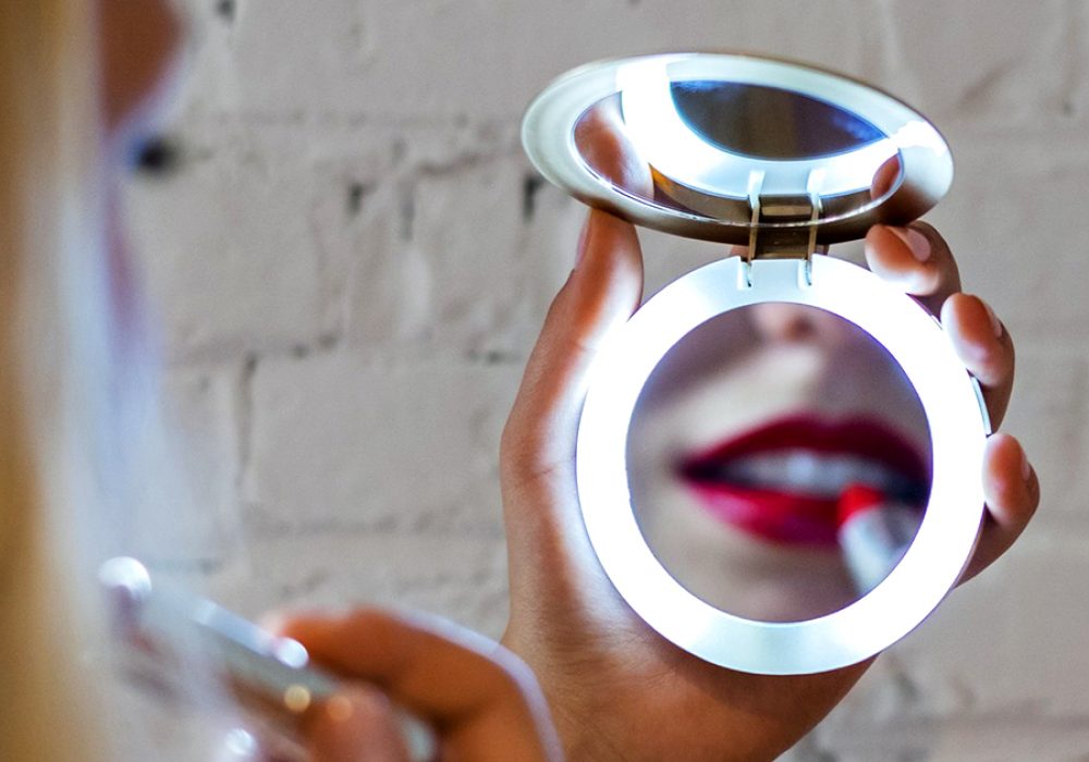 Hyper Pearl Compact Mirror NoveltyStreet