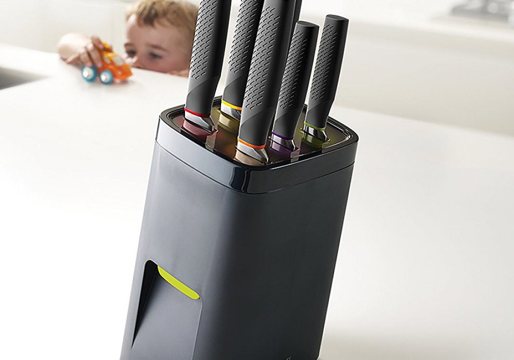 Joseph Joseph Self Locking Knife Block (with Knife Set) NoveltyStreet