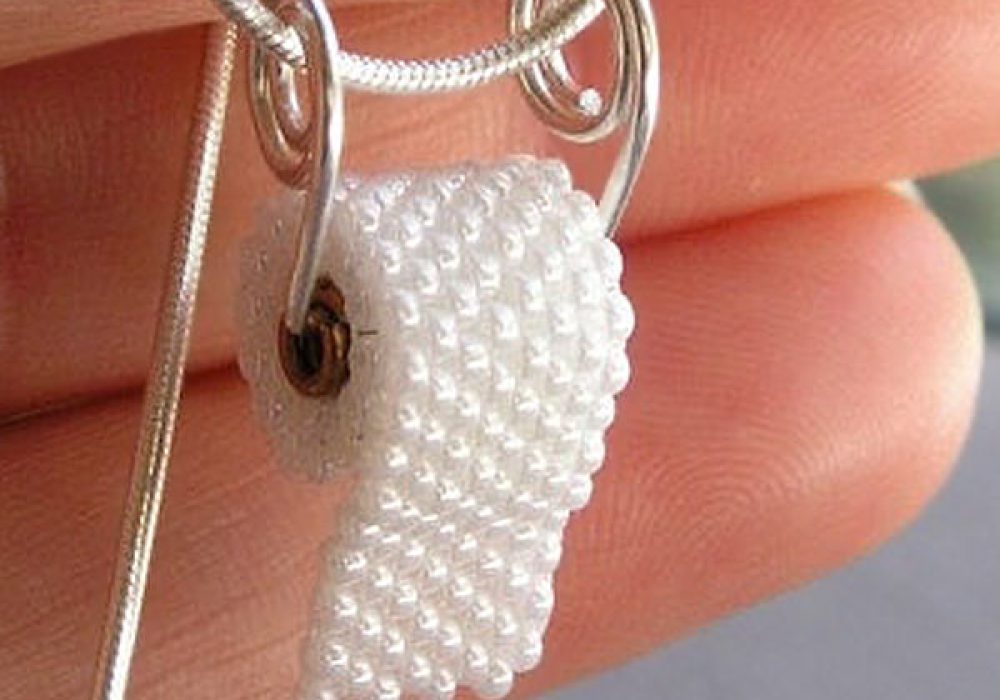 Licia Beads Toilet Paper Necklace NoveltyStreet
