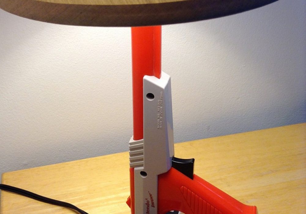 Woody 6 Switch NES Zapper Gun Desk Lamp NoveltyStreet