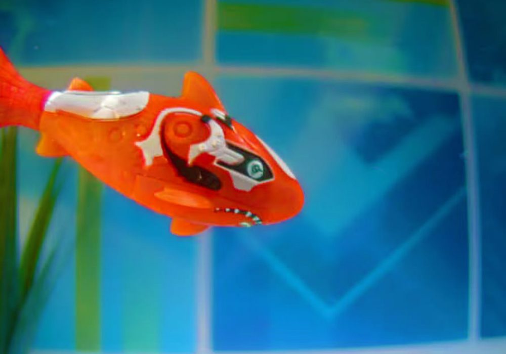 zuru robo fish battery type